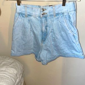 Short jeans